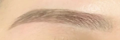 平行アーチ眉の眉毛デザイン写真