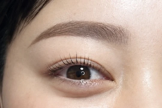 アーチ眉とUカールの組み合わせ写真